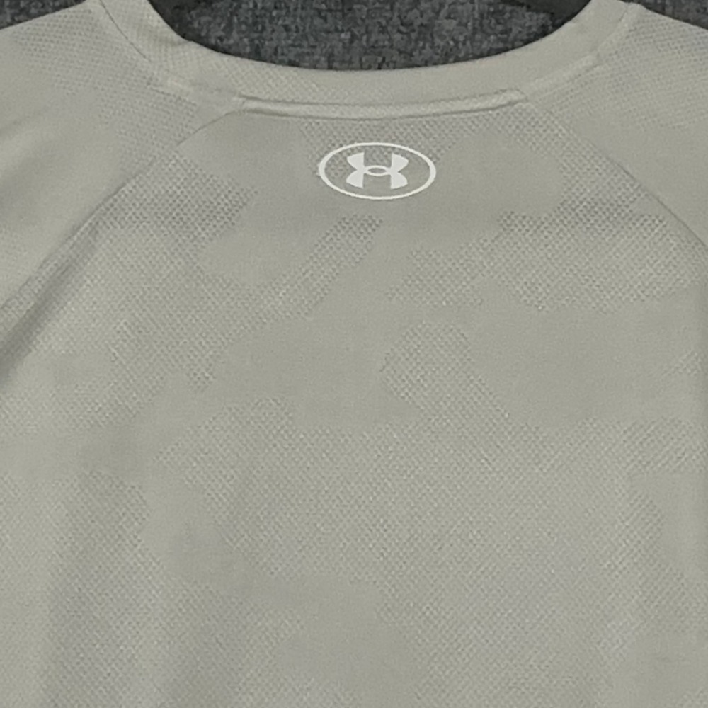 Under Armour Iso-Chill Camo Training Shirt Mens XXL Gray Loose Fit 1371203 014 - Picture 6 of 10